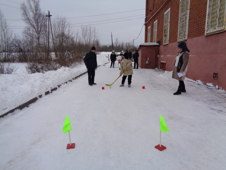 Спортивно - игровой праздник к Дню Защитника Отечества.